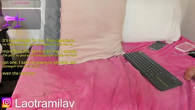 MilaVelour webcam