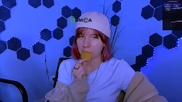 gloria_bubble webcam