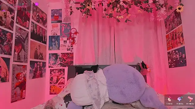 MissCurvyTop webcam