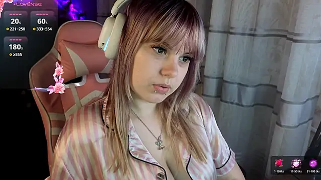 KristiBloom webcam