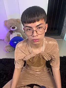 Asher_Young webcam