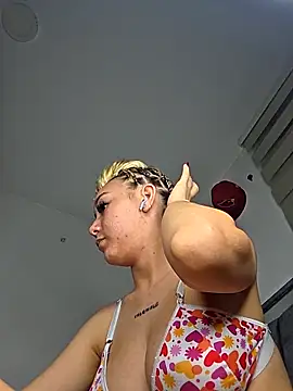 Webcam Model (alaia_princess)  is live.Free join now!