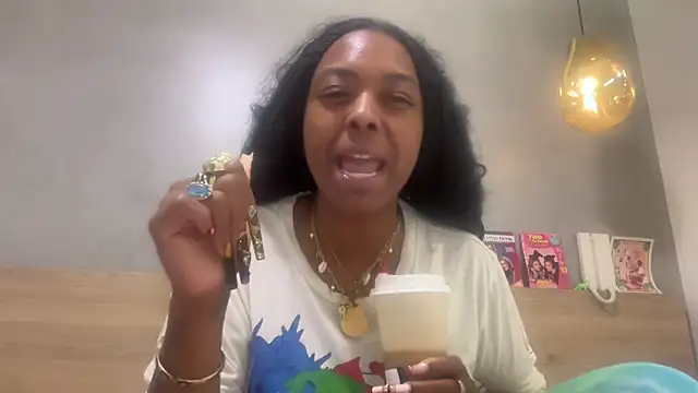 ChocolateCakeQueen webcam