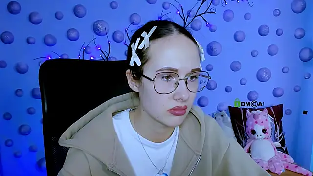 mona_cloud webcam