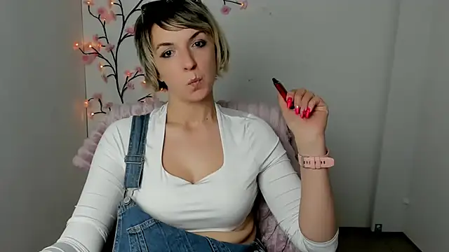 Lana_Foxyy webcam