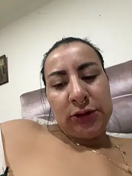 Abril_Luv webcam