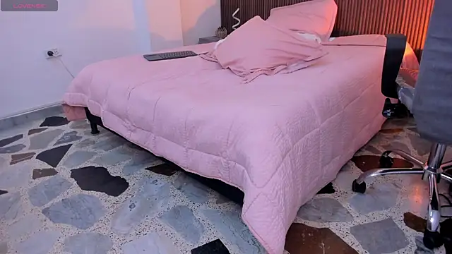 andrewandlizzy - Andrewandlizzy's free webcam - UK Sex Cams