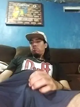 AlexAlejandro13 webcam