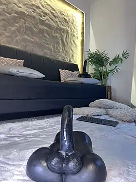 isa__blanc (F young) - make me ride your cock