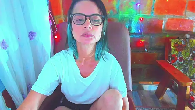 BrianaGarner webcam