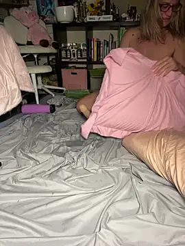 TrenaAnne webcam