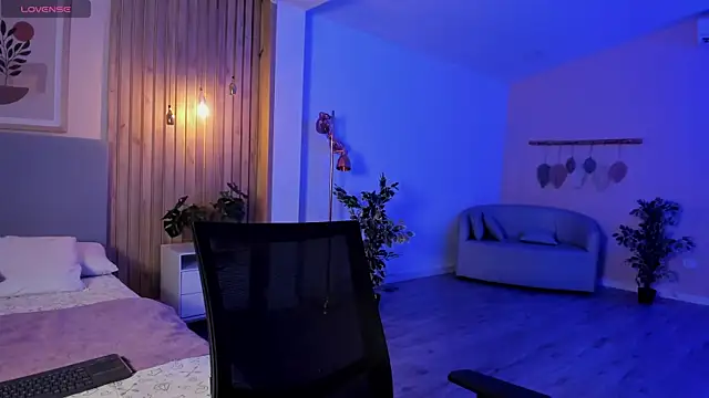 Moon_of_Hades webcam