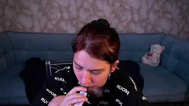 LiviaShy webcam