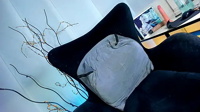 MargaretQualley webcam