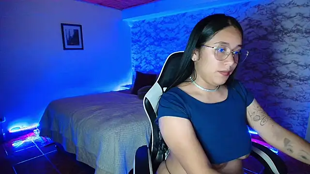 Camila_IRoose webcam