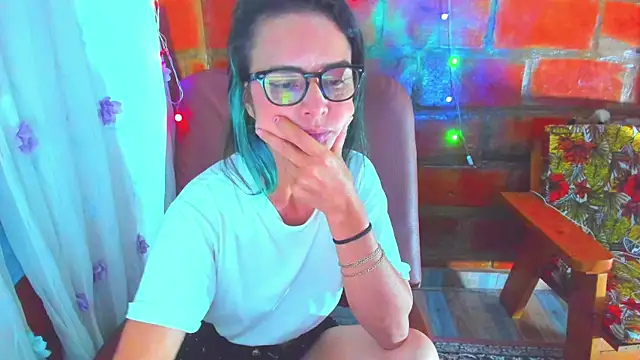 BrianaGarner webcam