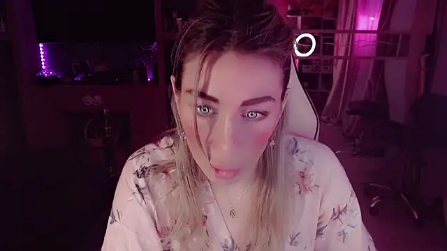 AnnieGOld_ webcam