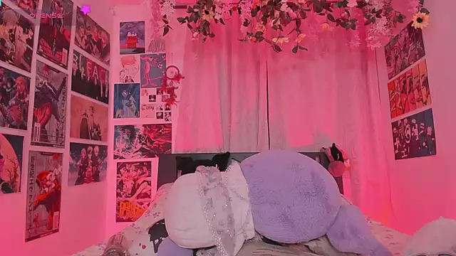MissCurvyTop webcam