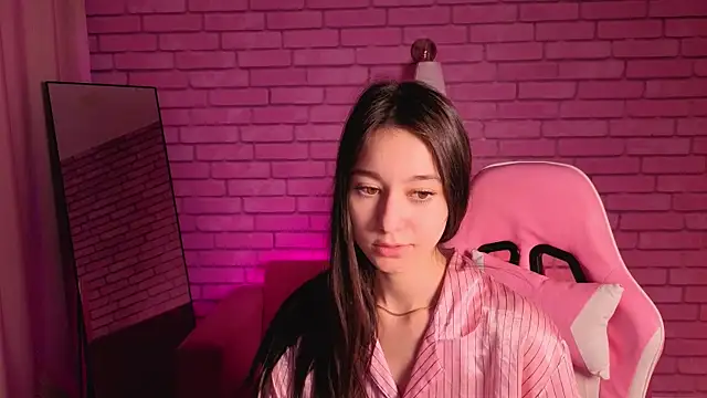 Nicole_Brownie webcam