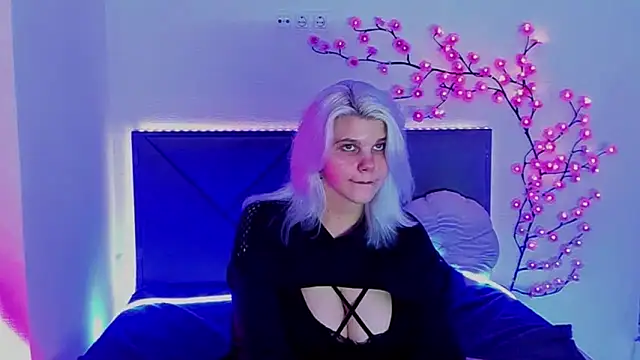 JoannLowe webcam
