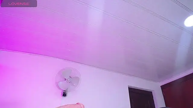 cristal_horny19 webcam