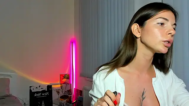 Andrea_Blossom webcam