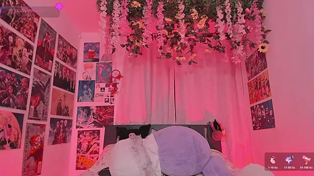 MissCurvyTop webcam