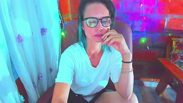 BrianaGarner webcam