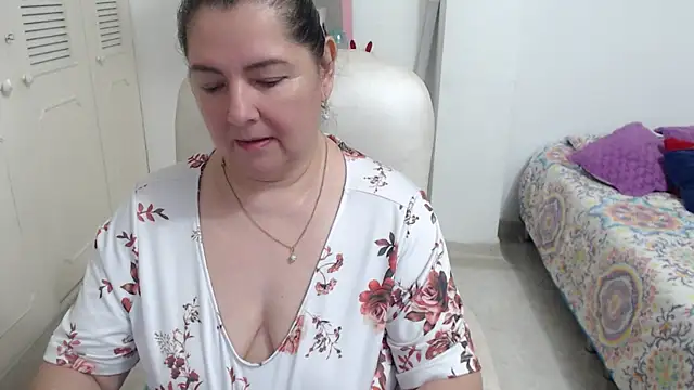 leonela_69 webcam