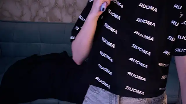 LiviaShy webcam