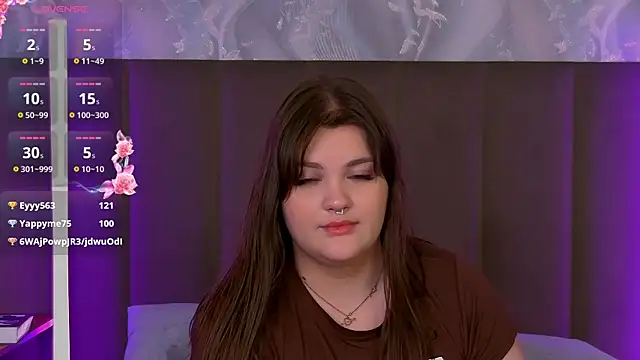 EmilyHyde live sex cam