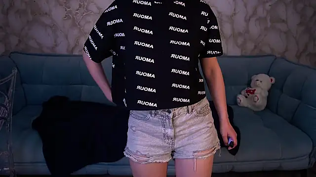 LiviaShy webcam