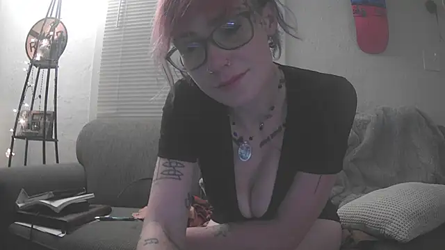 Emily0903 webcam