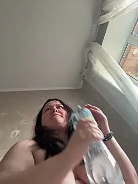 SunnyLeila2101 webcam