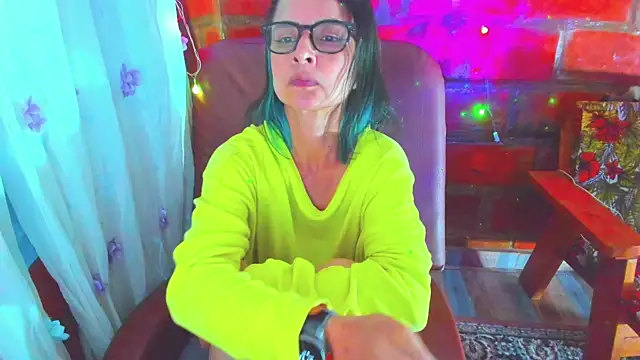 BrianaGarner webcam