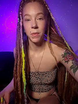 Webcam Model (LucidLucy) is live