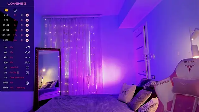 AnyaTaylor_ webcam