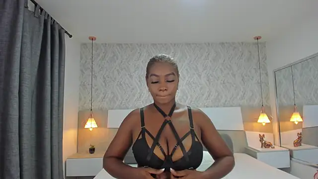 Tisha-Cole webcam