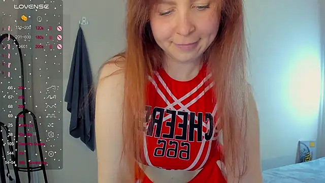MikaBloom webcam