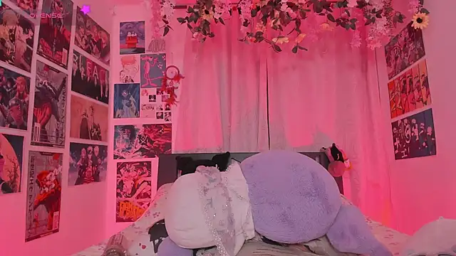 MissCurvyTop webcam