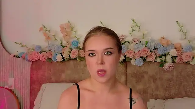 Lilith_Bonheur webcam
