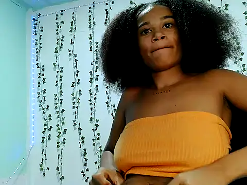 Akemy_Saunders webcam