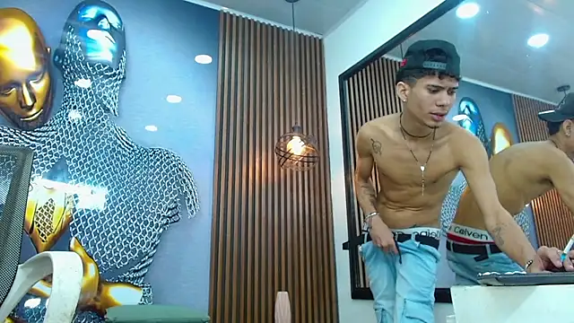 Skinny_cute_Alyer webcam