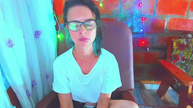 BrianaGarner webcam