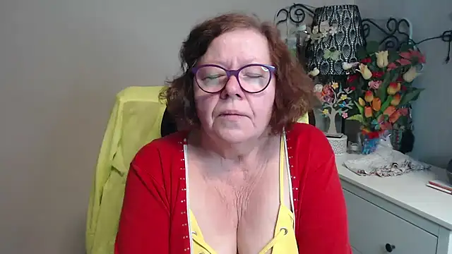 Adelewildx Stripchat cam model