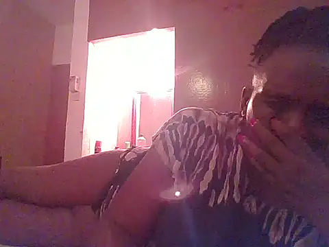 Shaz_brown webcam