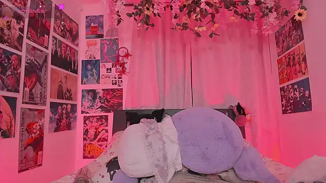 MissCurvyTop webcam
