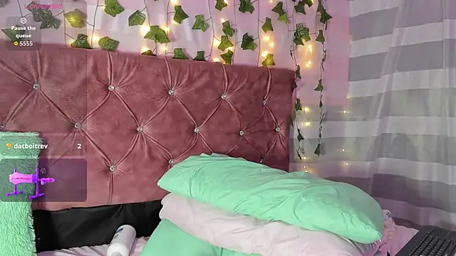 Ayla-marttinez webcam