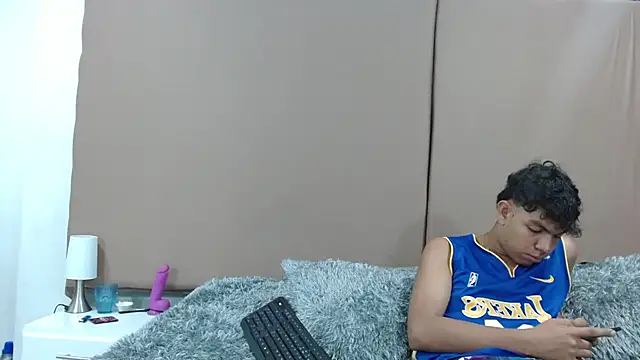 valery_slim18 live sex cam