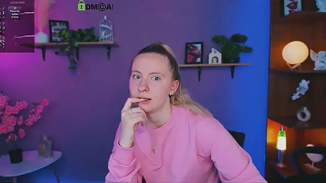 mila_glow1 webcam